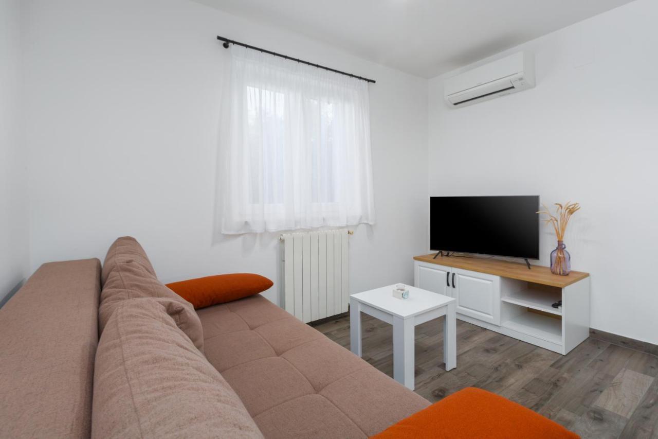 Apartmani Martincic Novigrad Istria Exteriör bild