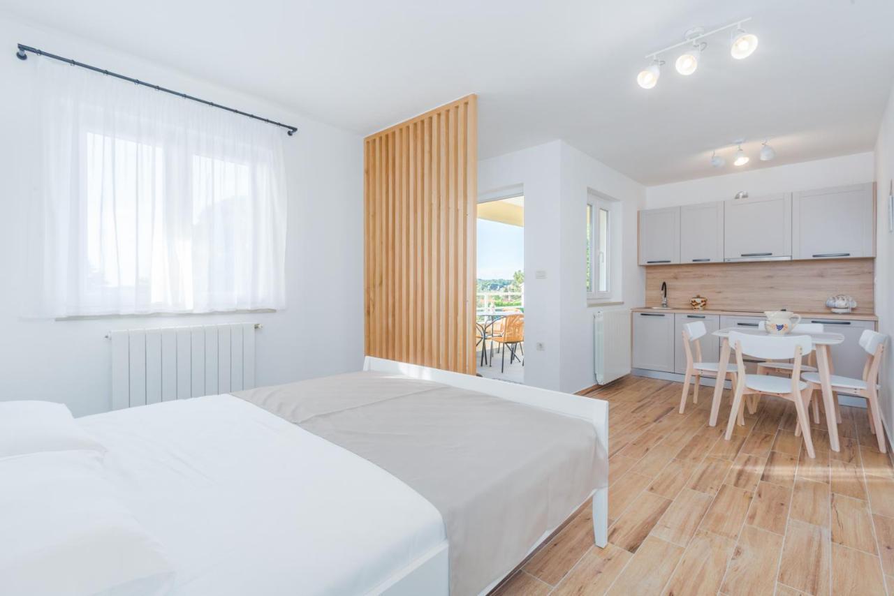 Apartmani Martincic Novigrad Istria Exteriör bild